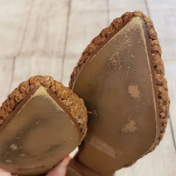 AQUA Leather Slip On - Picture 3 of 9